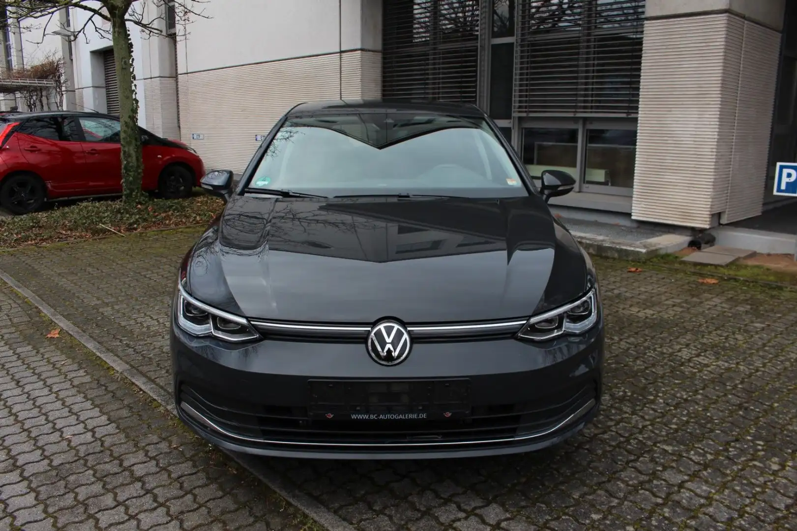 Volkswagen Golf VIII Lim. Style ~1 HAND~NAVI Grau - 2