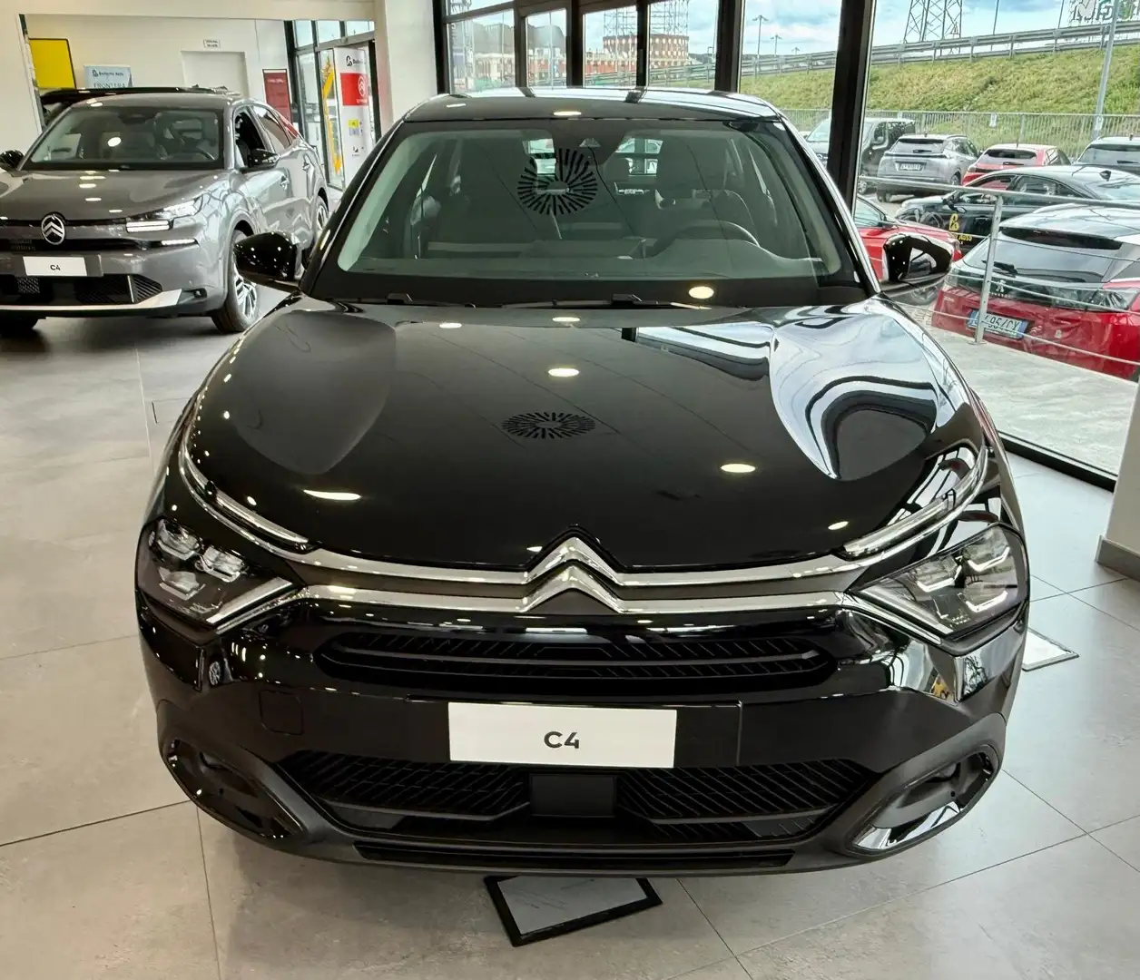 Citroen C4 1.2 puretech Plus **KMzero** Schwarz - 2