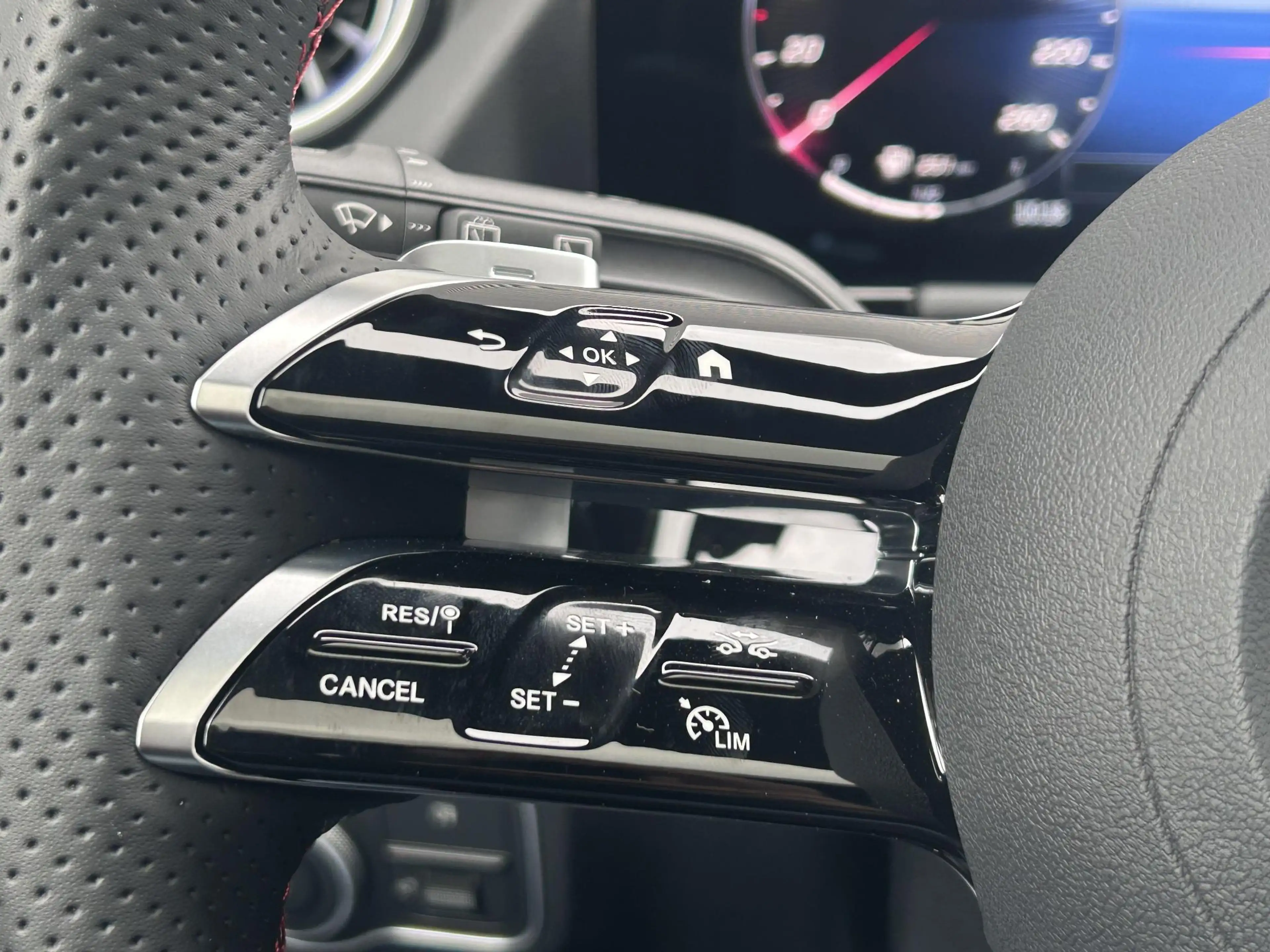Mercedes-Benz B 250 e Business Solution AMG | Panoramadak | Apple Carp — photo 10