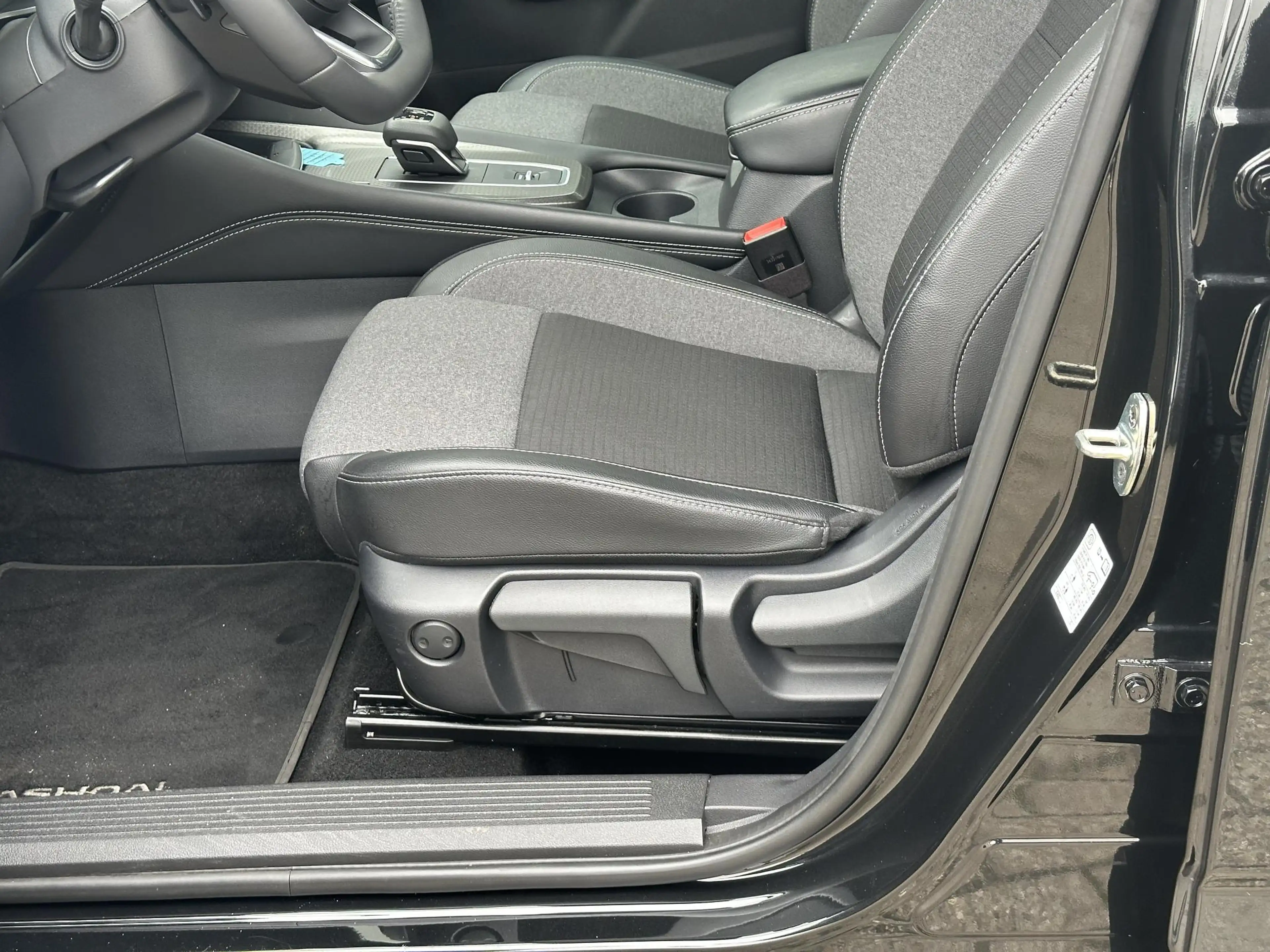 Nissan Qashqai 1.3 MHEV Xtronic N-Connecta | Carplay/360 Camera/A — photo 5