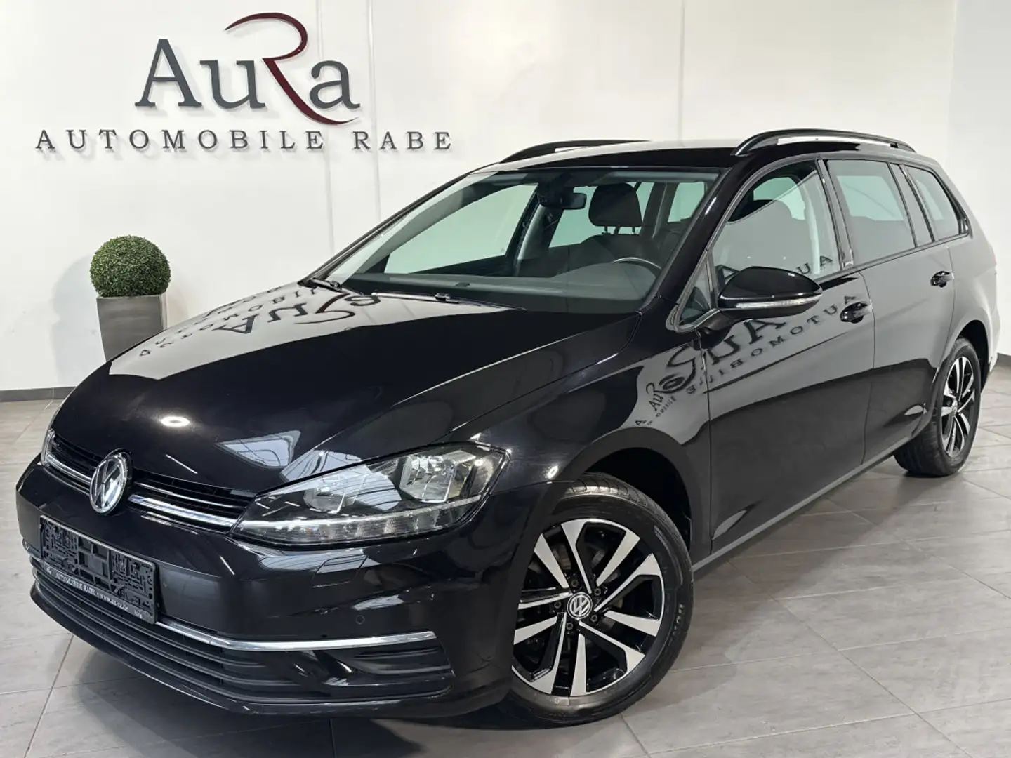 Volkswagen Golf Variant 2.0 TDI DSG United NAV+ACC+CARPLAY Zwart - 1