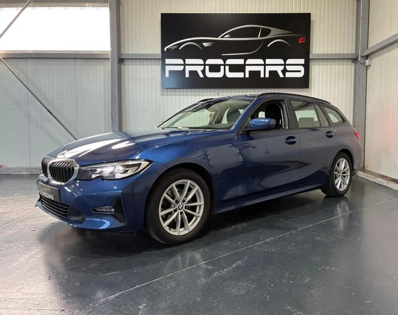 BMW 318 318d Touring Lounge - G21 Bleu - 1