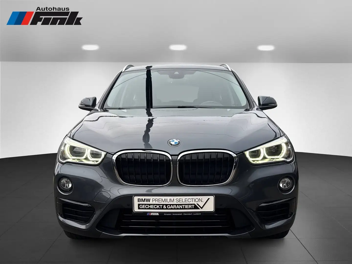 BMW X1 xDrive20i A Sport Line LED Navi Tempomat Shz Gris - 2