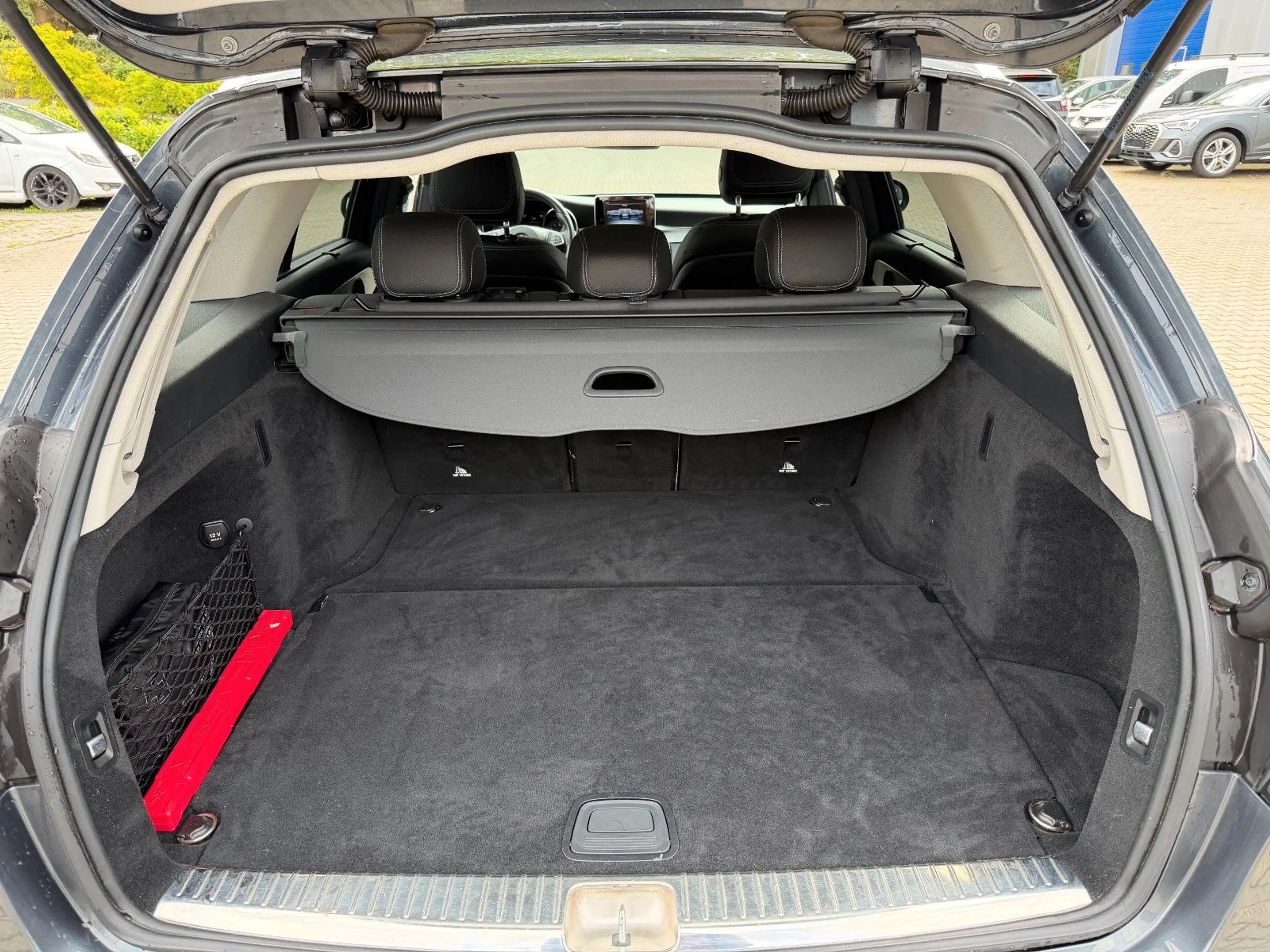Mercedes-Benz C 250 CGI T-Modell Garantie*360°Kamera*Head up* — photo 13