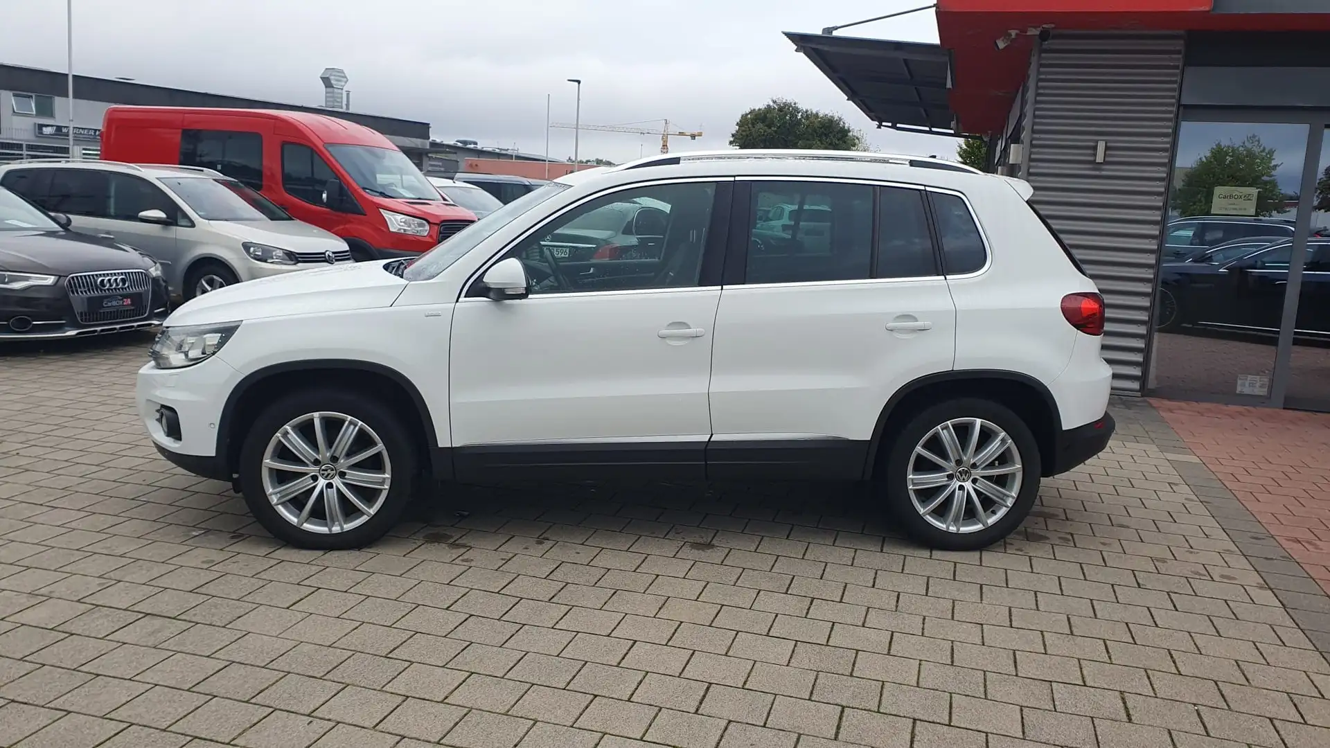 Volkswagen Tiguan Track, TÜV 6/2027, Service NEU Weiß - 2
