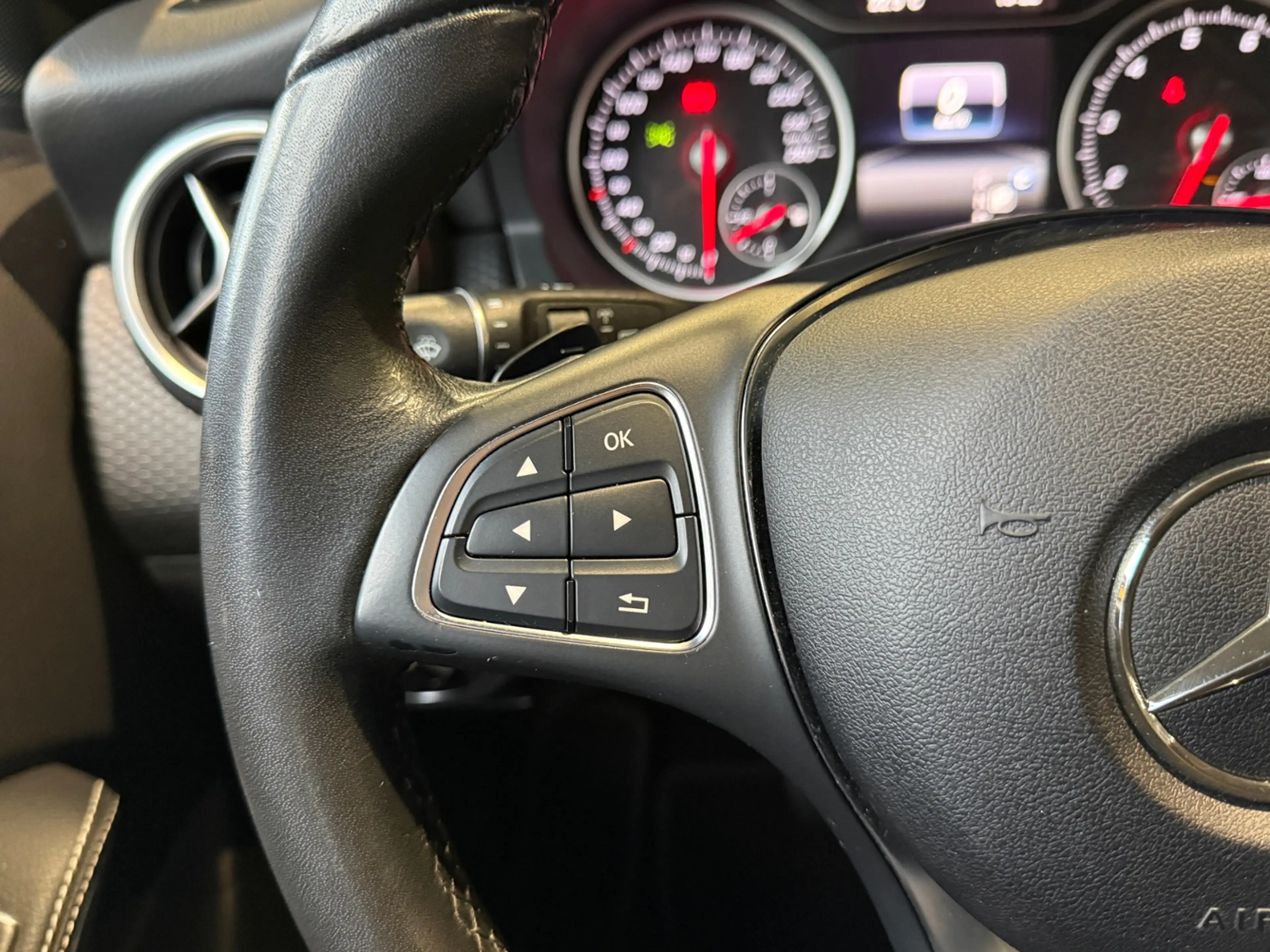 Mercedes-Benz A 180 A180 BlueEfficiency KAM LED NAVI — photo 12