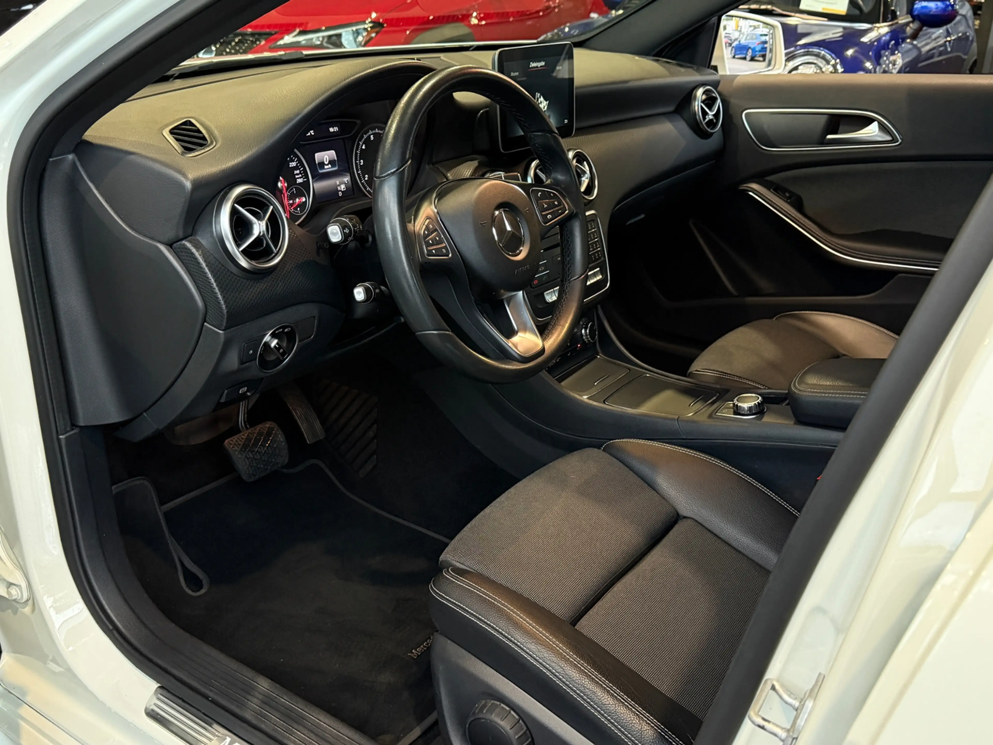 Mercedes-Benz A 180 A180 BlueEfficiency KAM LED NAVI — photo 8