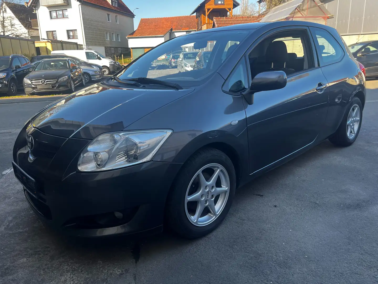Toyota Auris Sol Gris - 1