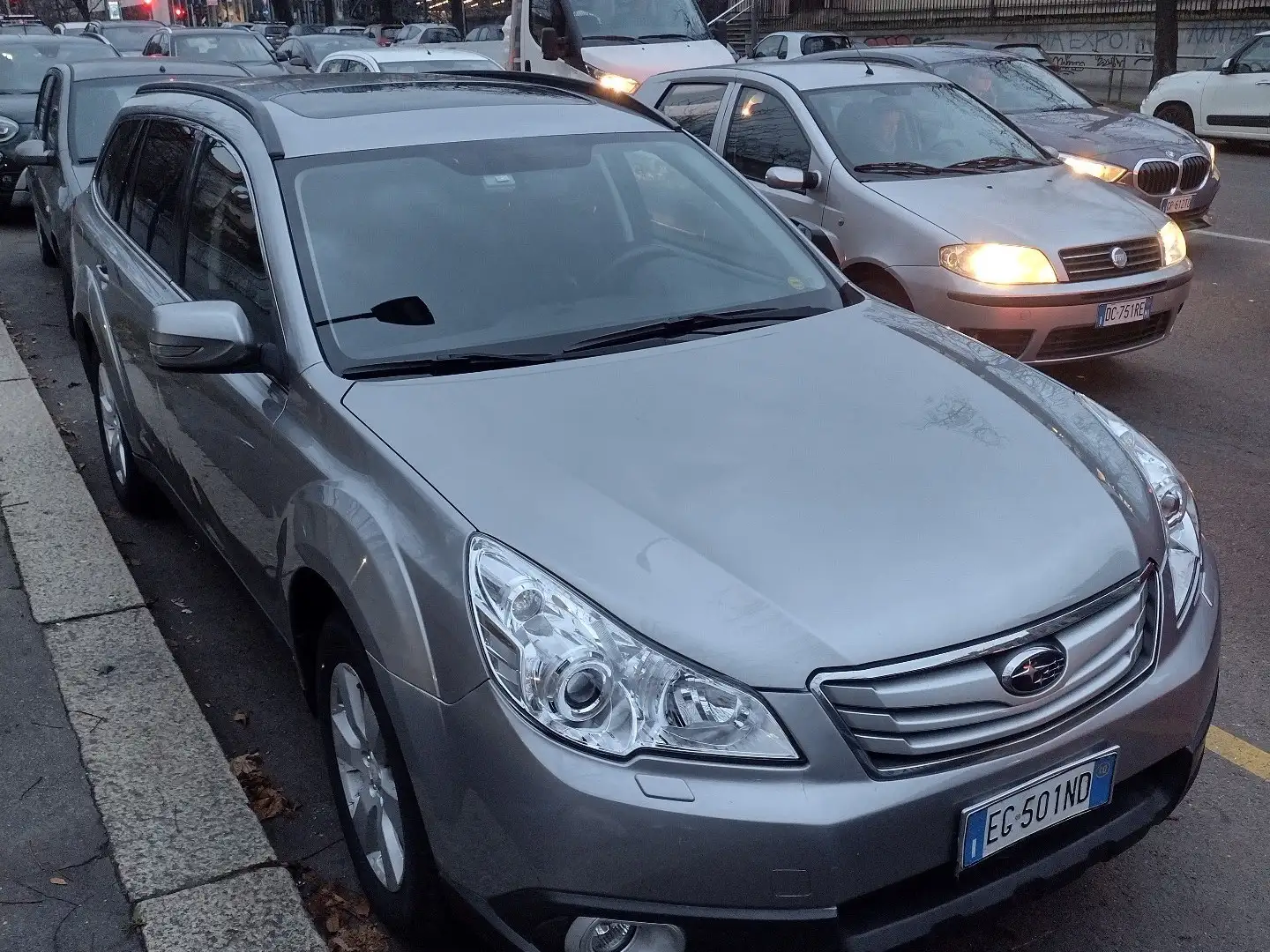 Subaru OUTBACK 2.5i Lineartronic Active Gris - 1
