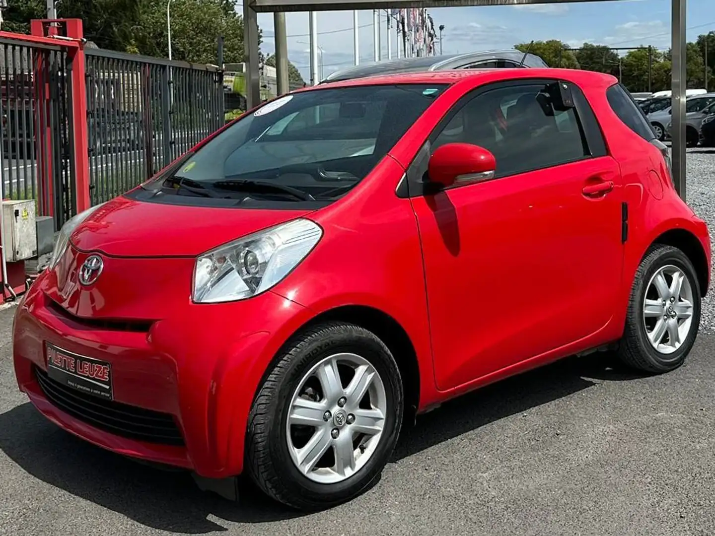 Toyota iQ 1.0i VVT-i Luna AUTOMATIQUE Rouge - 2