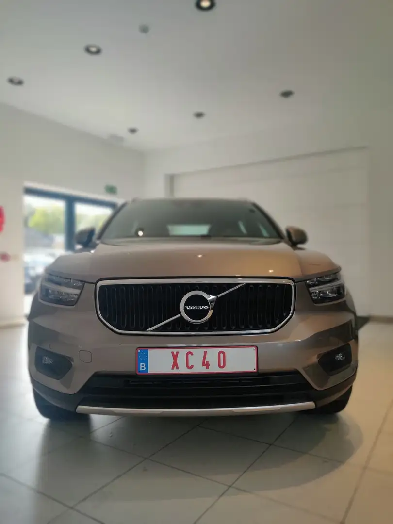 Volvo XC40 XC40 T2 Geartronic Momentum Pro + TREKHAAK Brun - 2