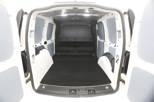 Volkswagen Caddy view 3