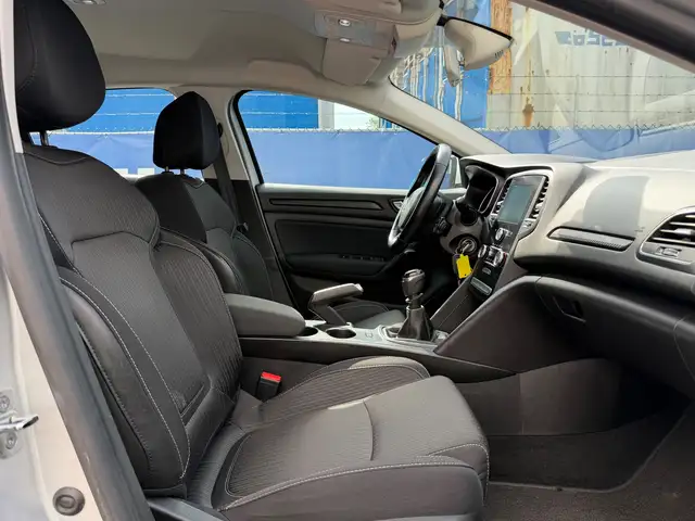 Renault Megane view 10