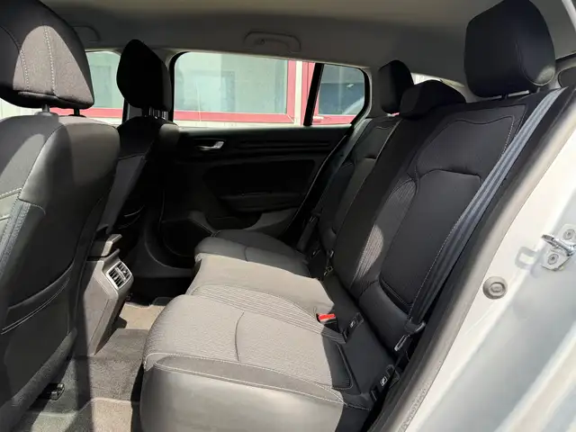 Renault Megane view 11
