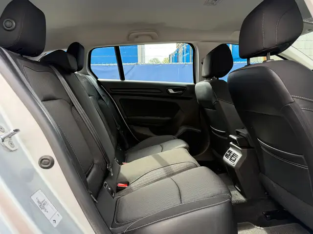 Renault Megane view 12