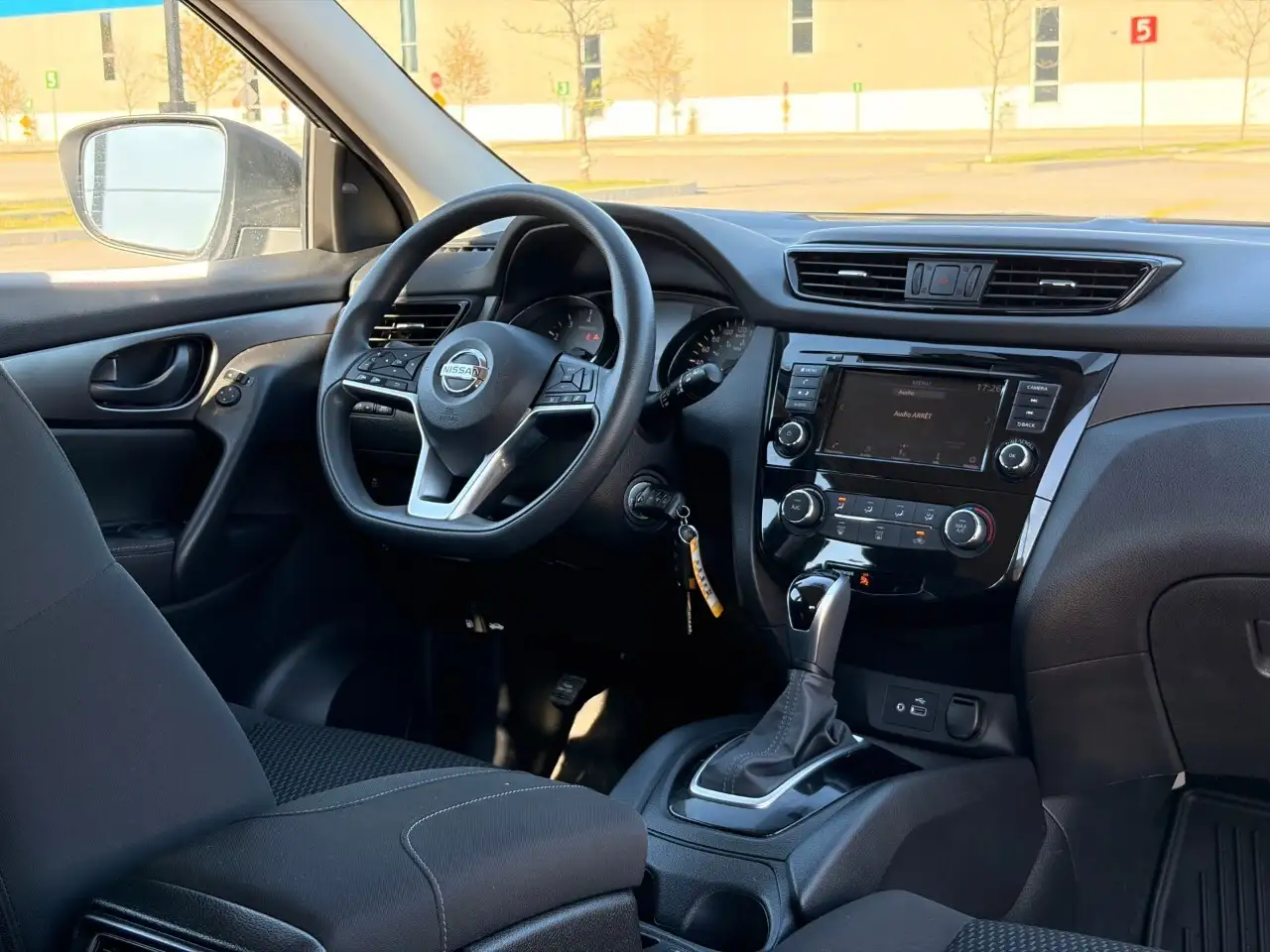 Nissan Qashqai снимка Nissan Qashqai