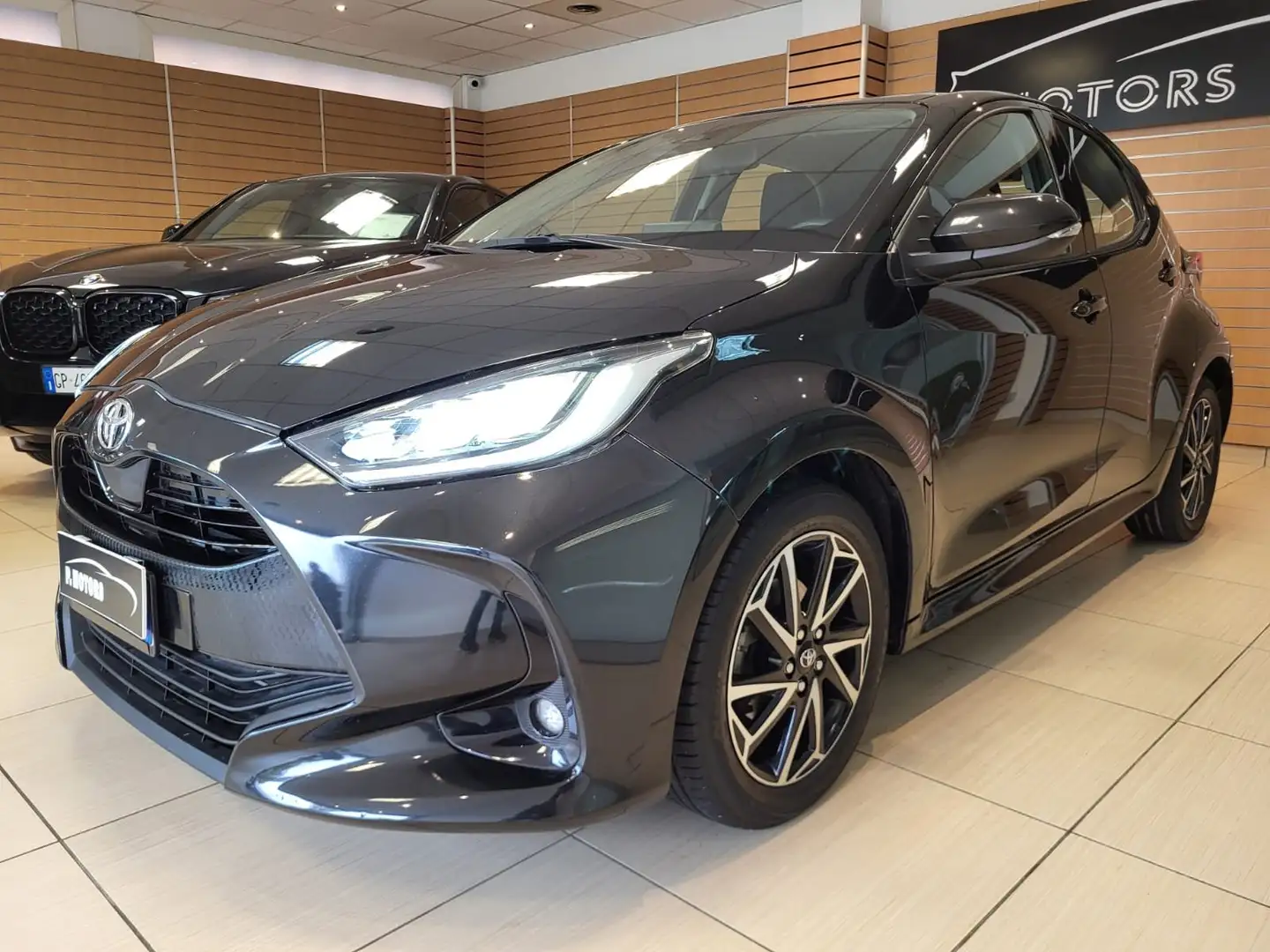 Toyota Yaris 1.0 PREZZO REALE SENZA VINCOLI Gris - 1