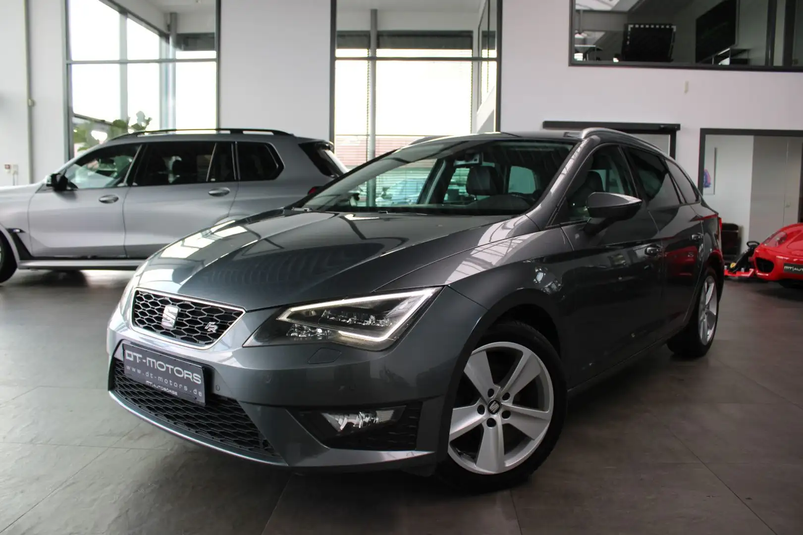 SEAT Leon LEON ST 1.4 TSI DSG * FR EDITION * LED/NAV/LEDER Grau - 1