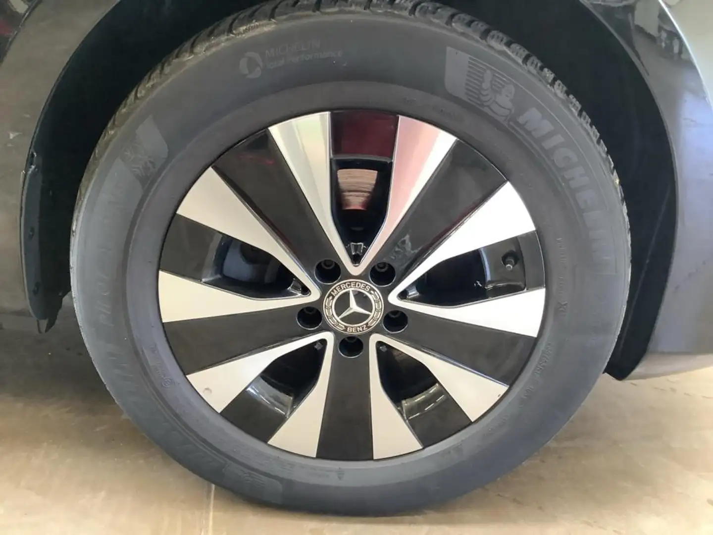 Mercedes-Benz V 300 d Avantgarde Extralang Rückfahrk./ILS-LED Schwarz - 2