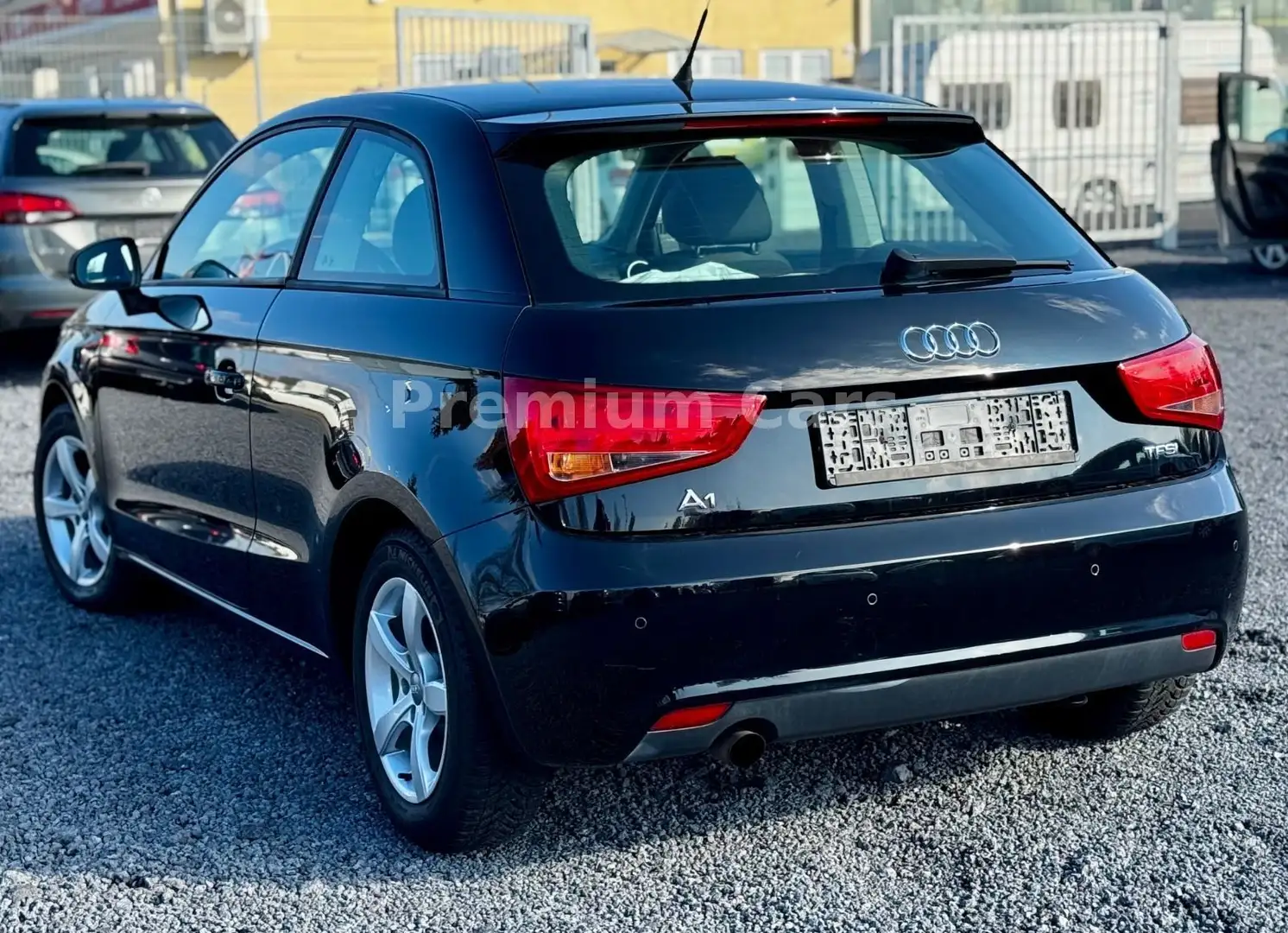 Audi A1 1.2 TFSI attraction *Tüv Neu*Gepflegt* Schwarz - 2