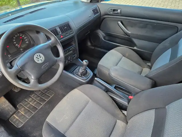 Volkswagen Golf view 17