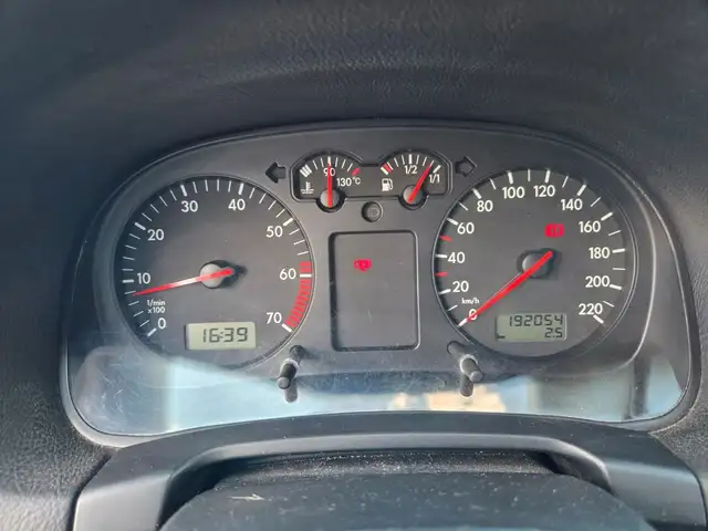 Volkswagen Golf view 11