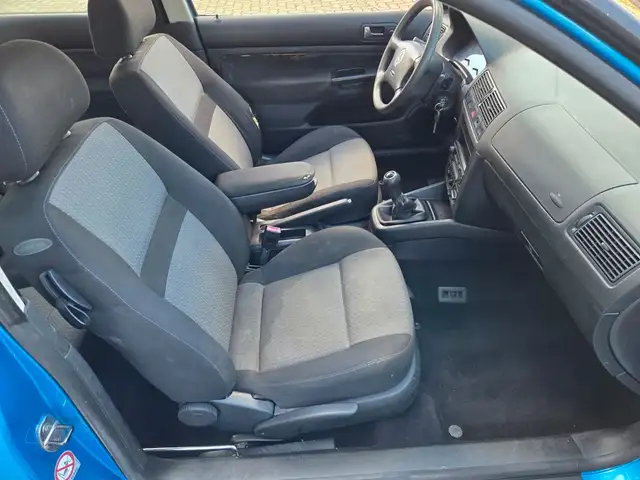 Volkswagen Golf view 24
