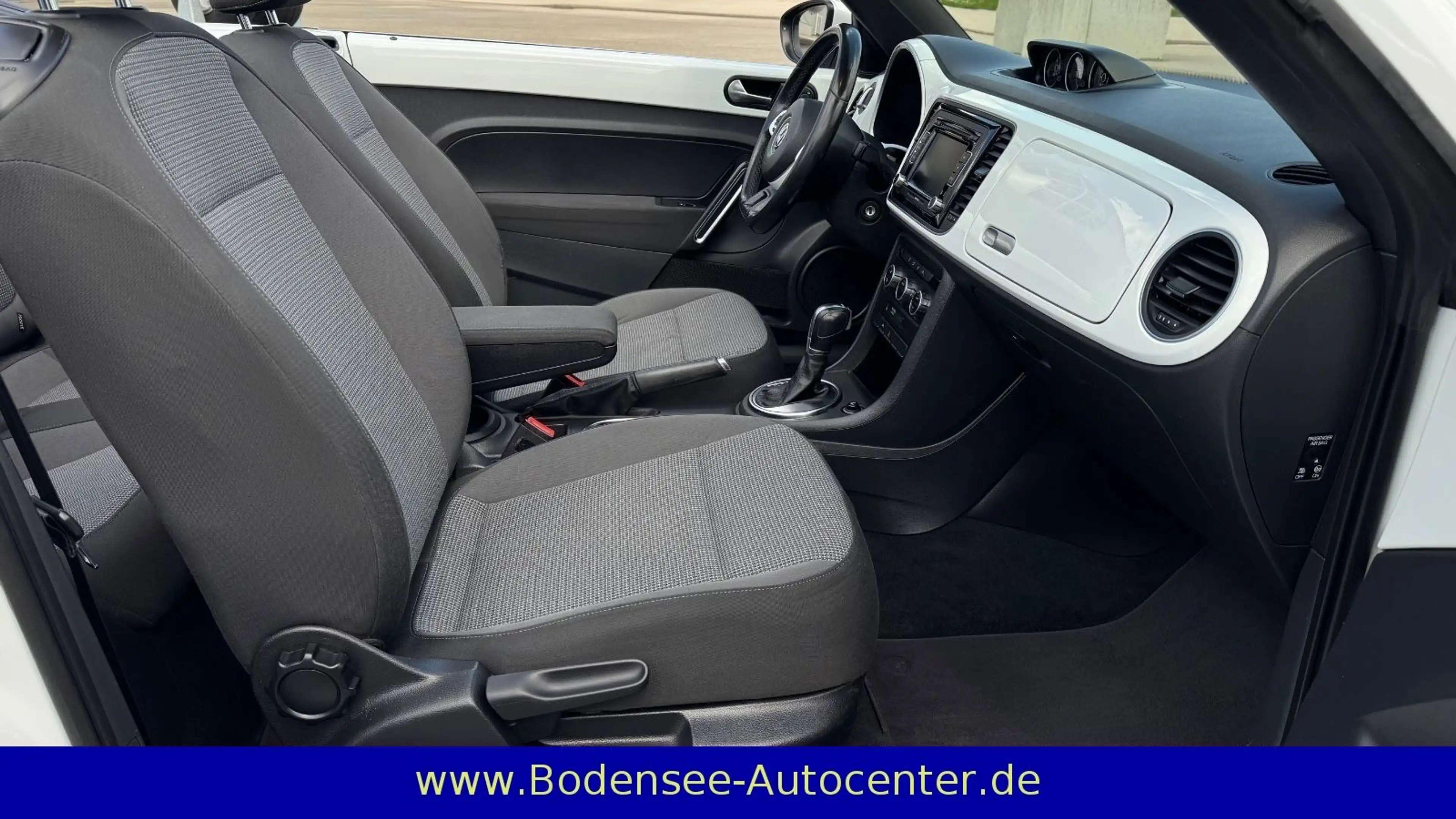 Volkswagen Beetle Cabriolet Design R-LINE LED/Autom./1.Hand — photo 15