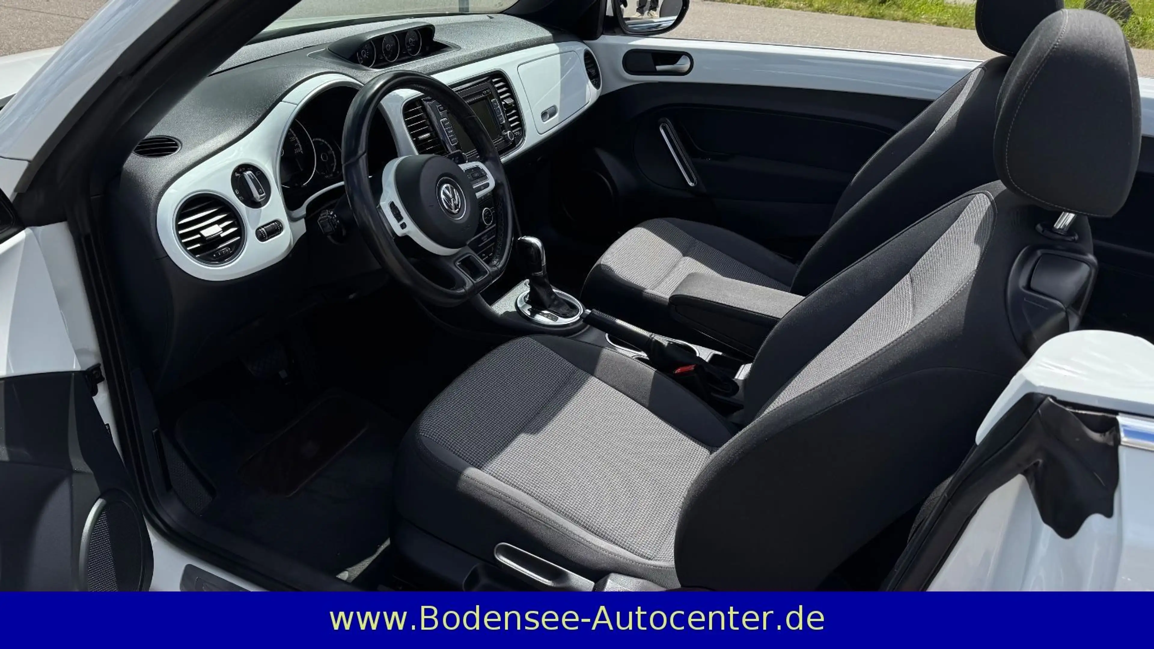 Volkswagen Beetle Cabriolet Design R-LINE LED/Autom./1.Hand — photo 13