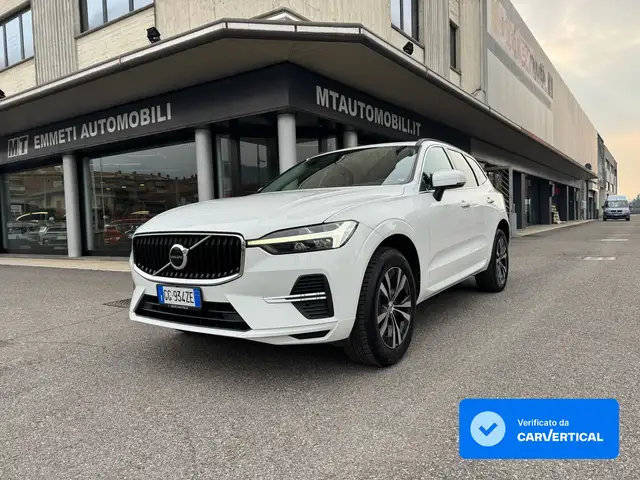 Volvo XC60 2.0 b4 diesel Momentum Pro awd auto my 22