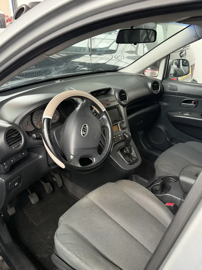Kia Carens 2.0 CVVT X-ecutive Gris - 2