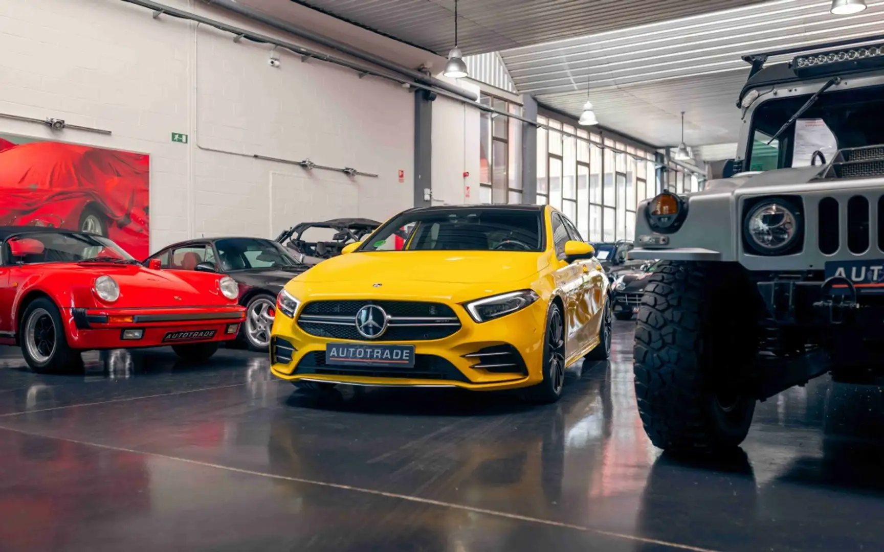 Mercedes-Benz A 35 AMG 4Matic+ 7G-DCT Gelb - 1