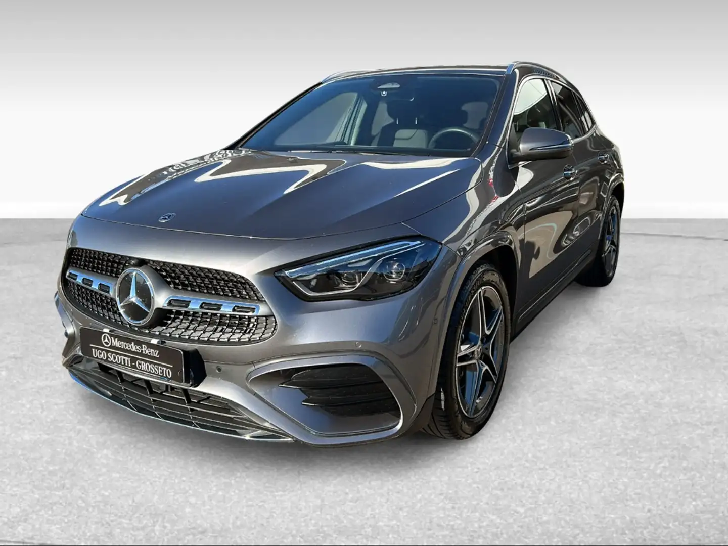 Mercedes-Benz GLA 180 180 AMG Line Advanced Plus auto Grau - 2