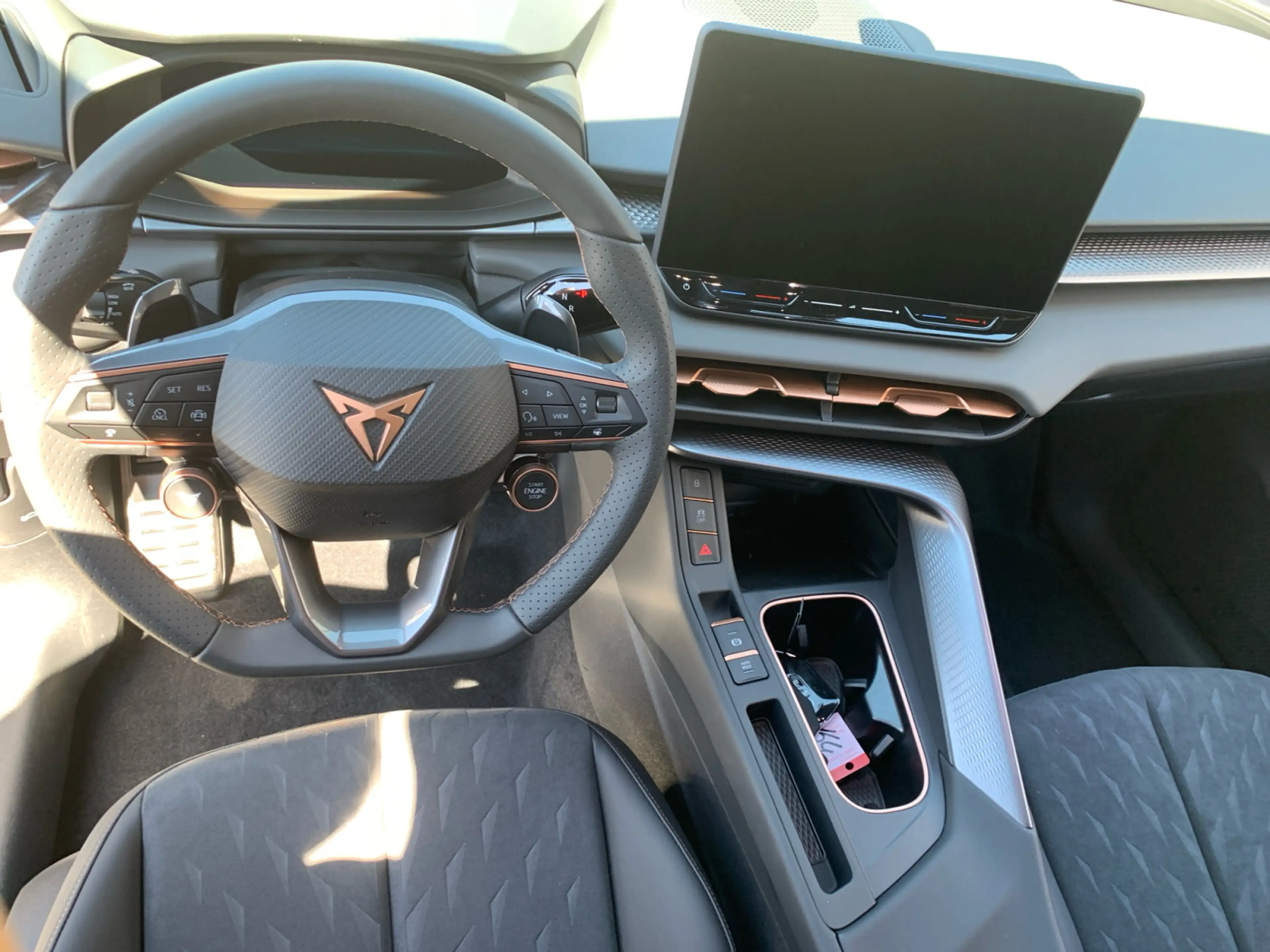 CUPRA Terramar VZ 2.0 TSI 265 PS AHK / Head-Up / Pano — photo 6