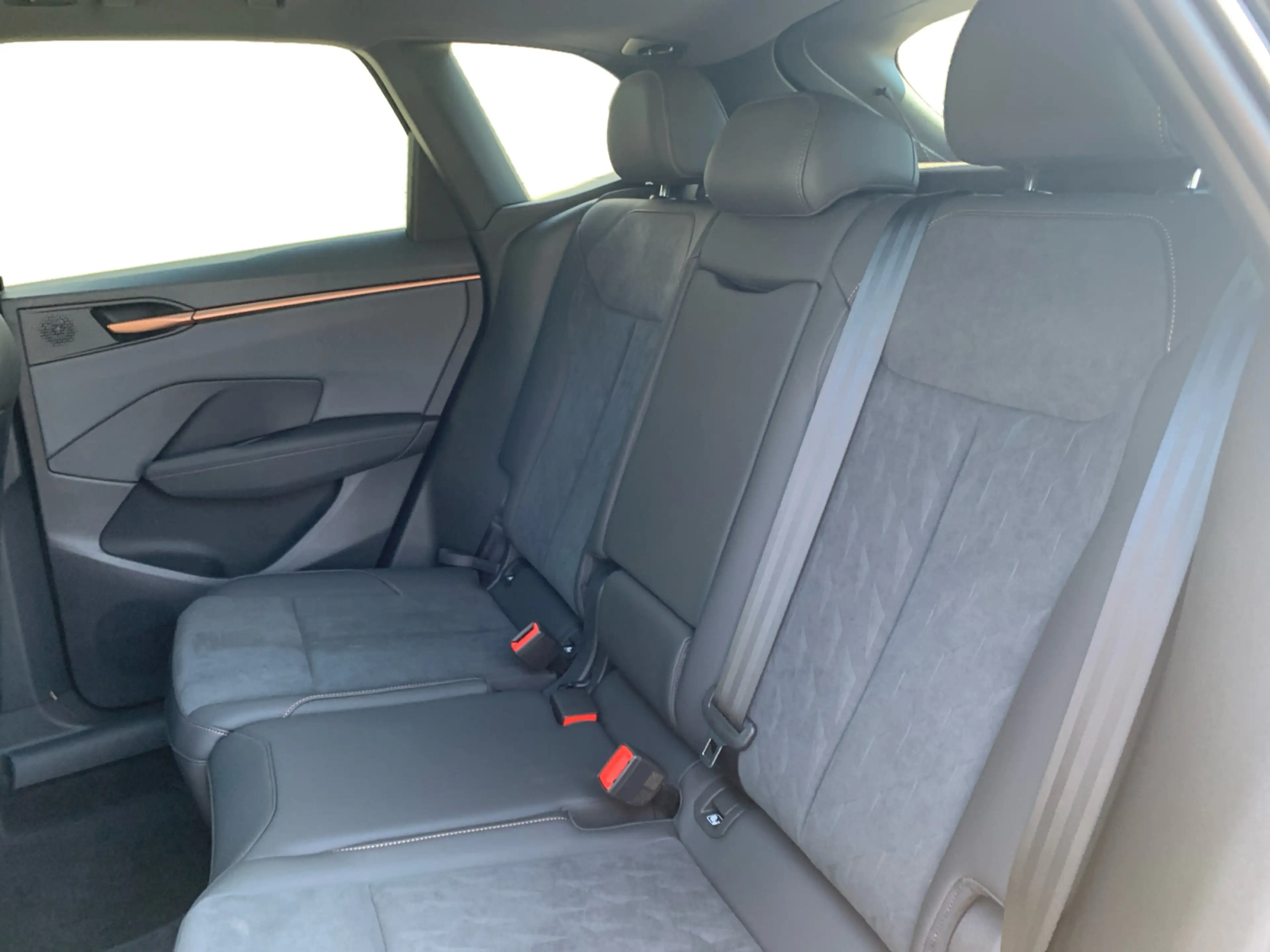 CUPRA Terramar VZ 2.0 TSI 265 PS AHK / Head-Up / Pano — photo 11