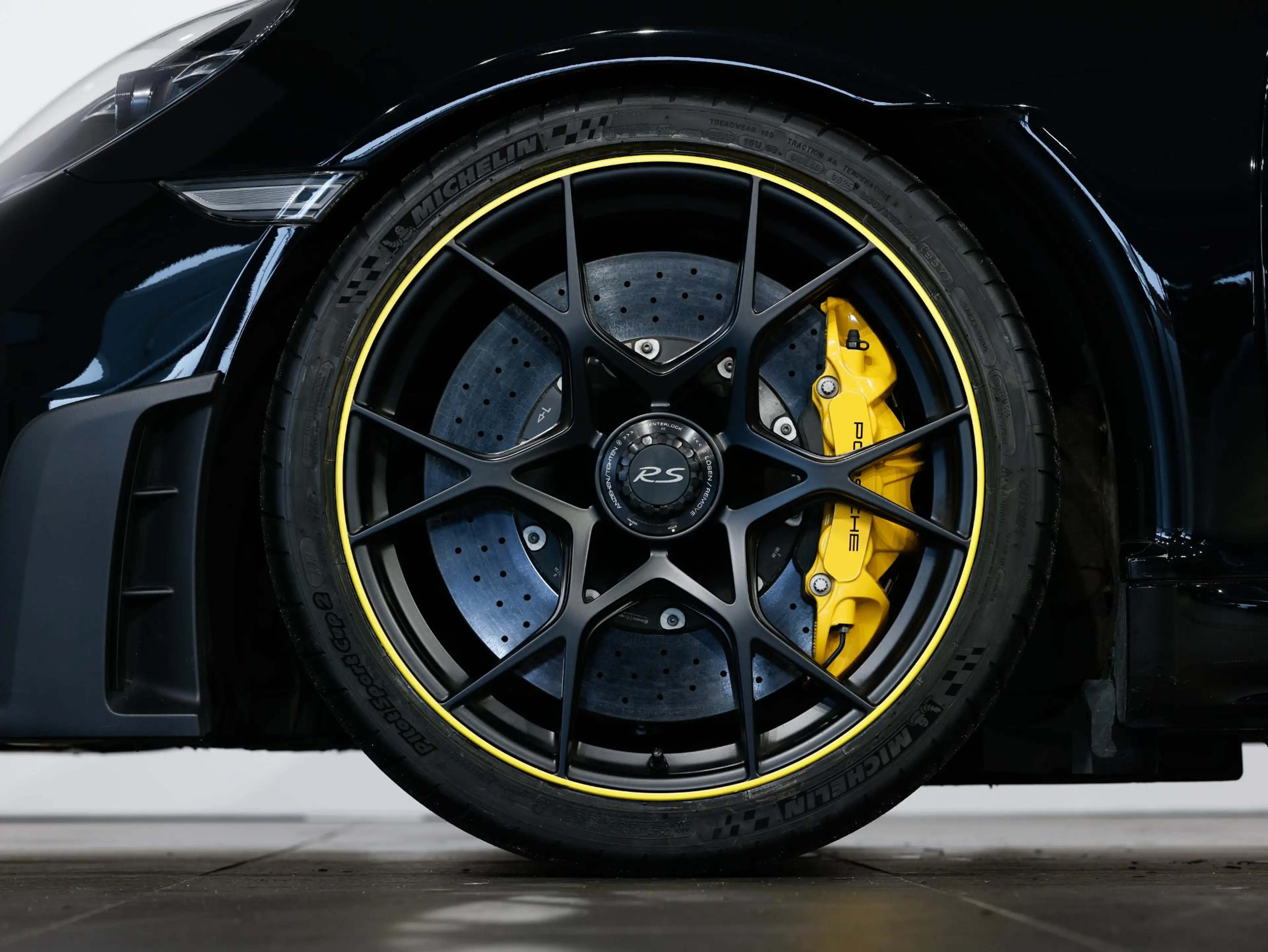 Porsche 718 GT4 RS — photo 13