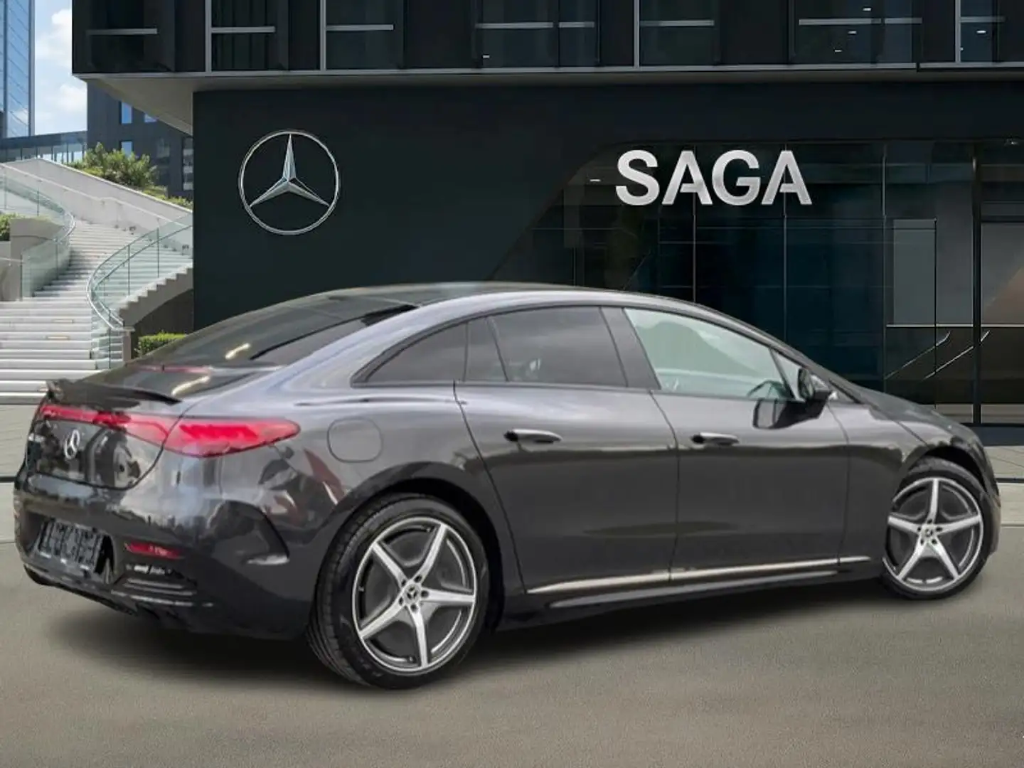 Mercedes-Benz EQE 300 Berline AMG Pack Night Grau - 2