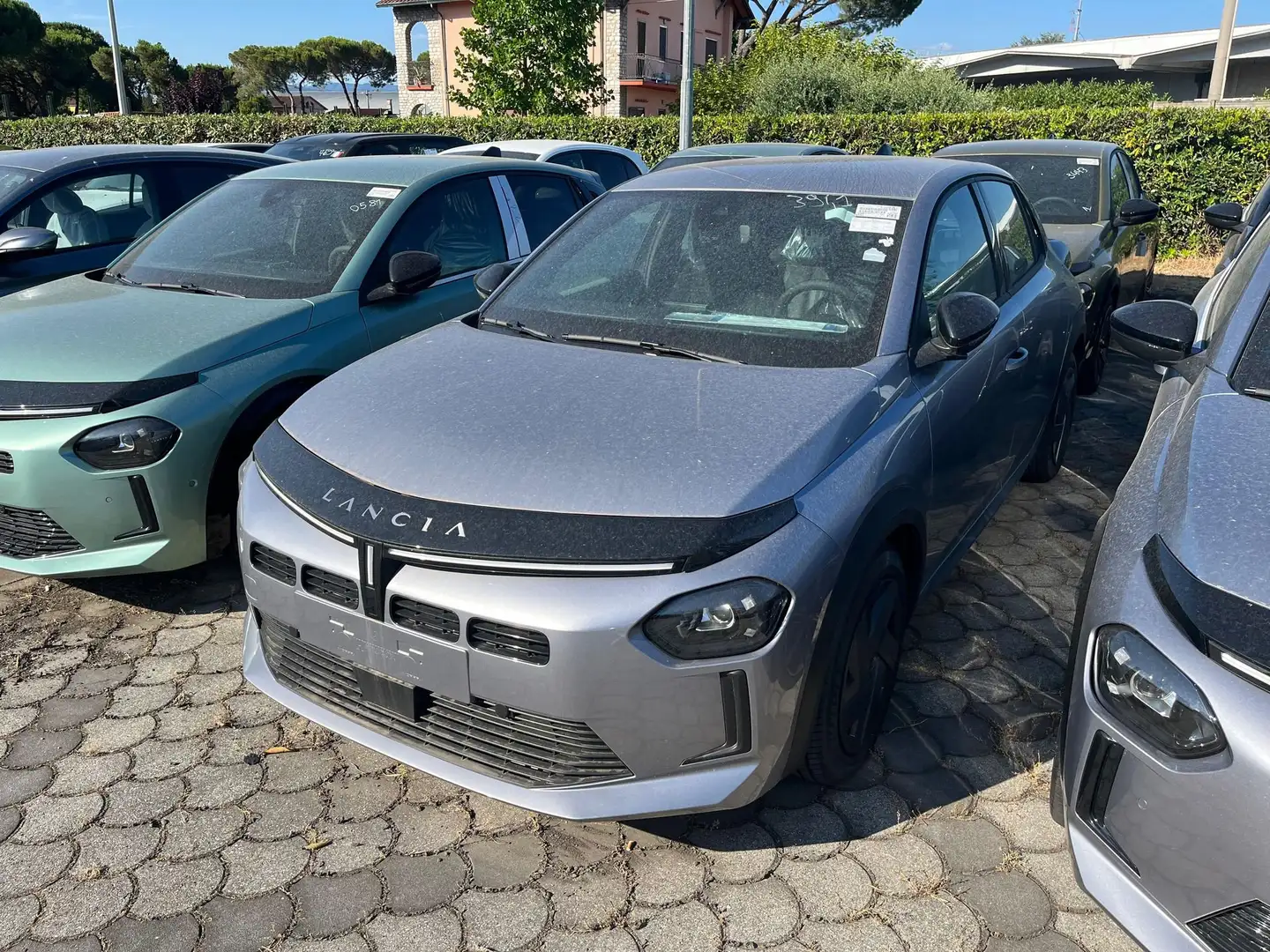 Lancia Ypsilon Hybrid e-DCT Gris - 1