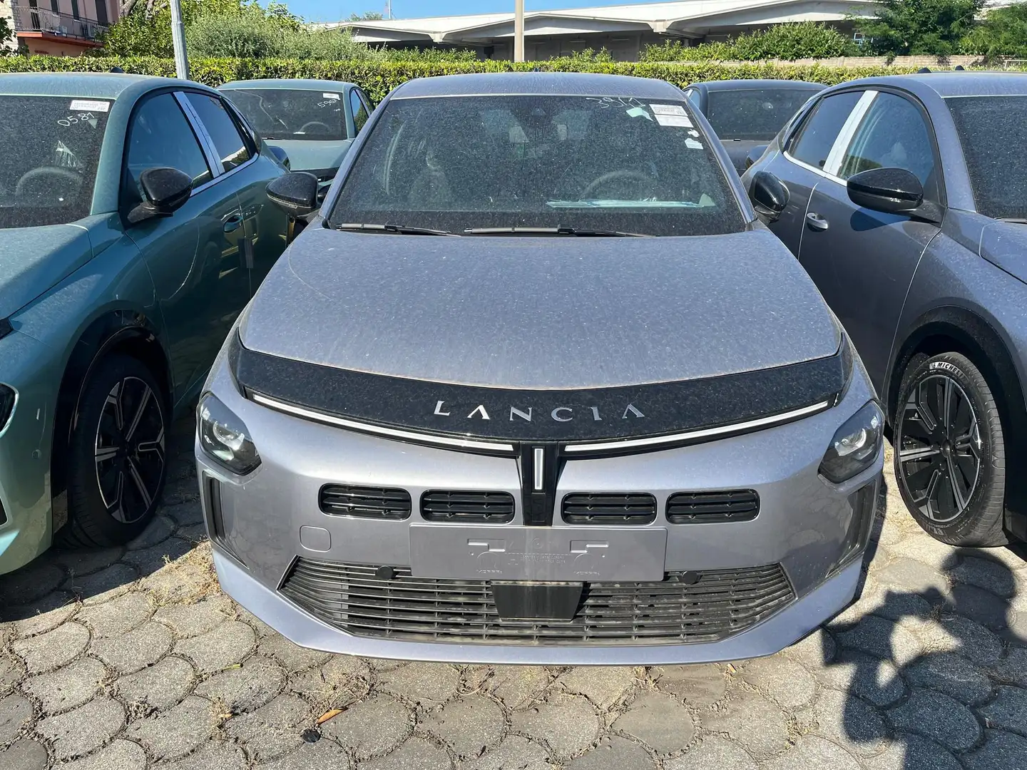 Lancia Ypsilon Hybrid e-DCT Gris - 2