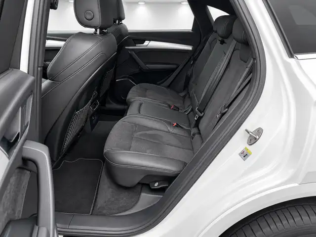 Audi Q5 view 16