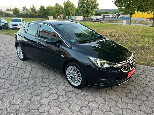 Opel Astra view 3