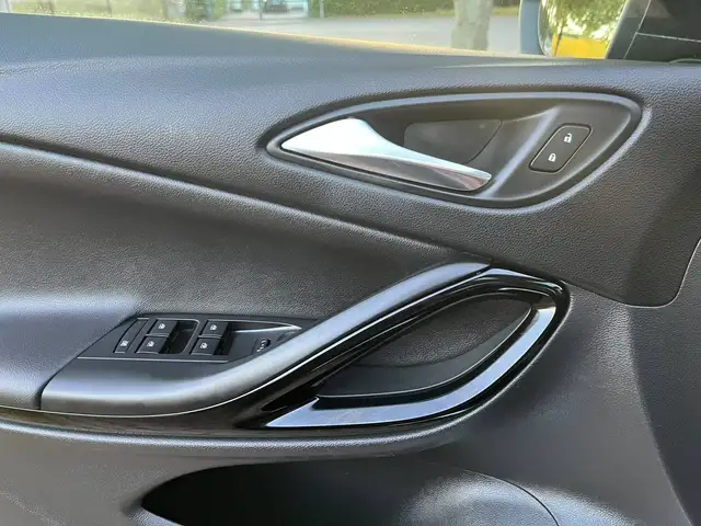 Opel Astra view 10
