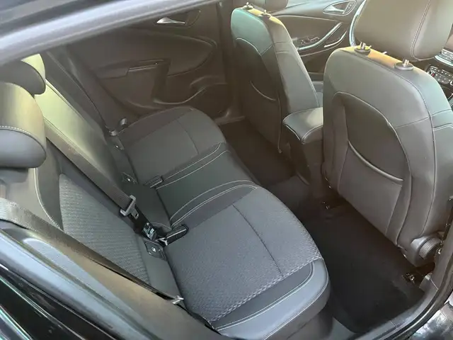 Opel Astra view 13