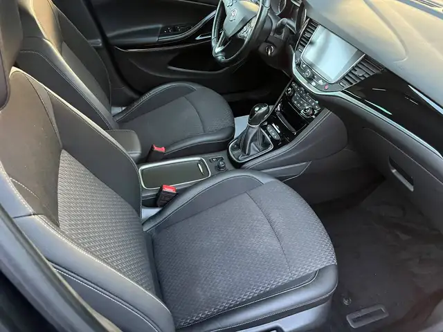 Opel Astra view 11