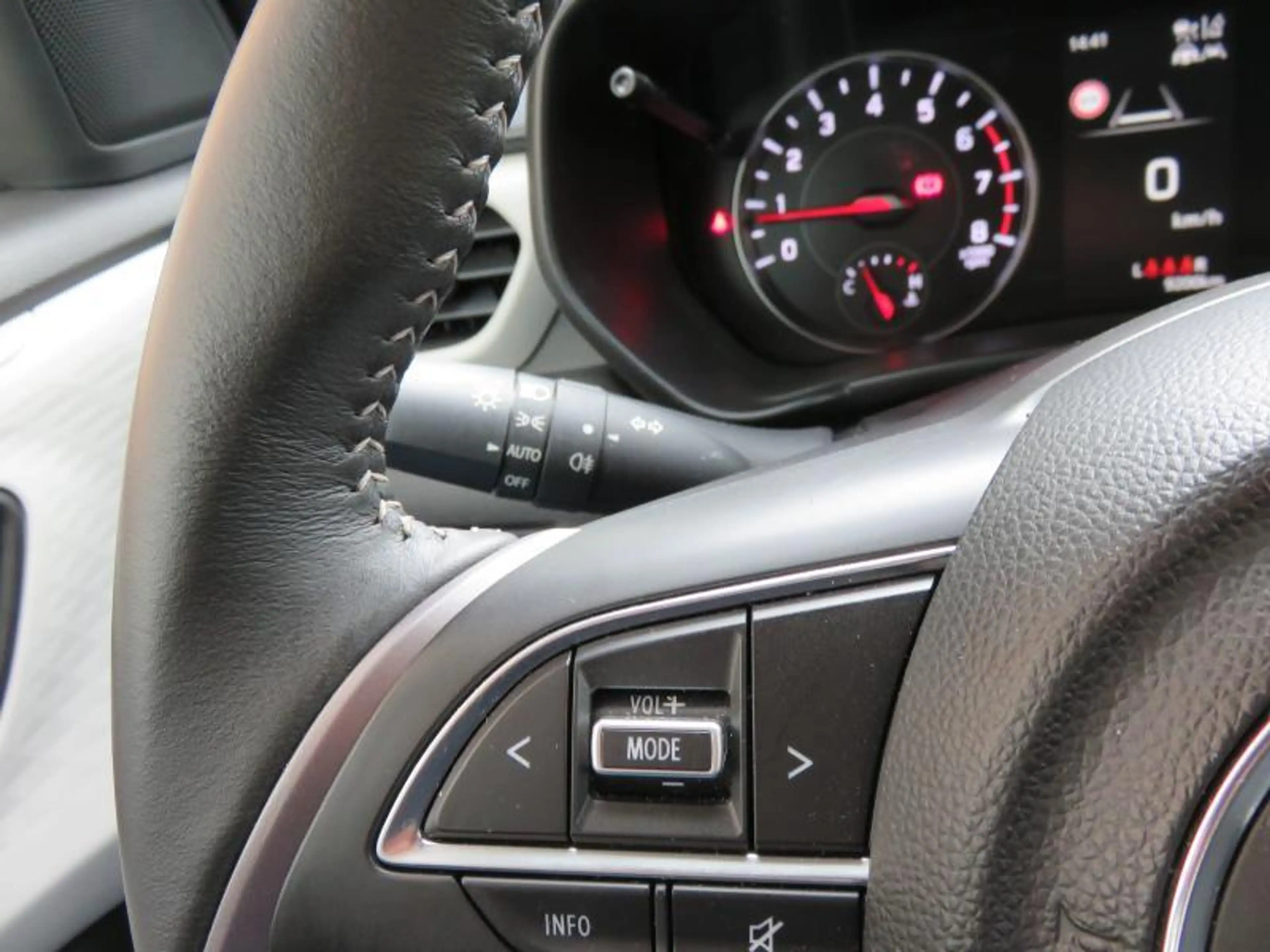Suzuki Swift 1.2 HYBRIDE GL+ — photo 15