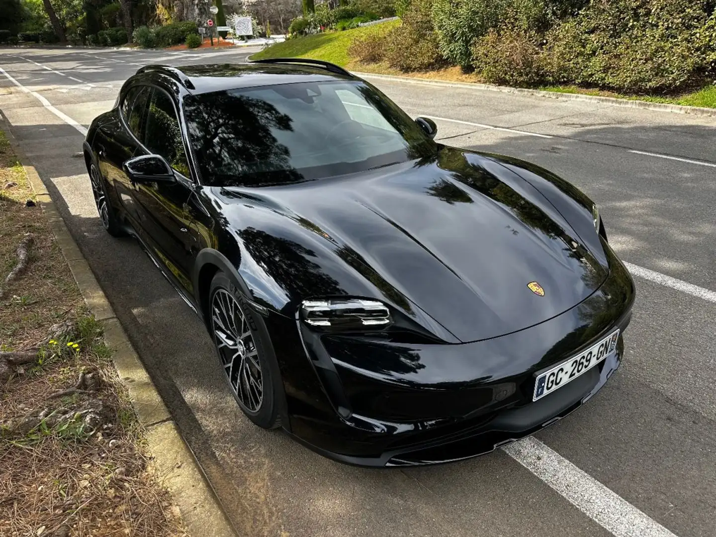 Porsche Taycan CROSS TURISMO 4 Negro - 2