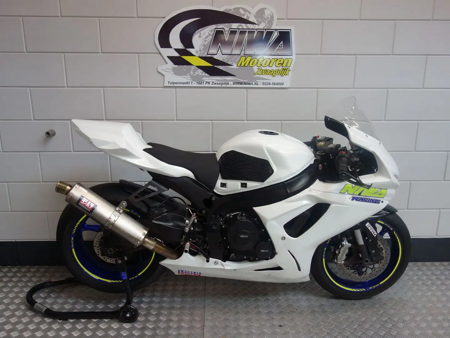 Suzuki GSX-R 600 Alb - 1