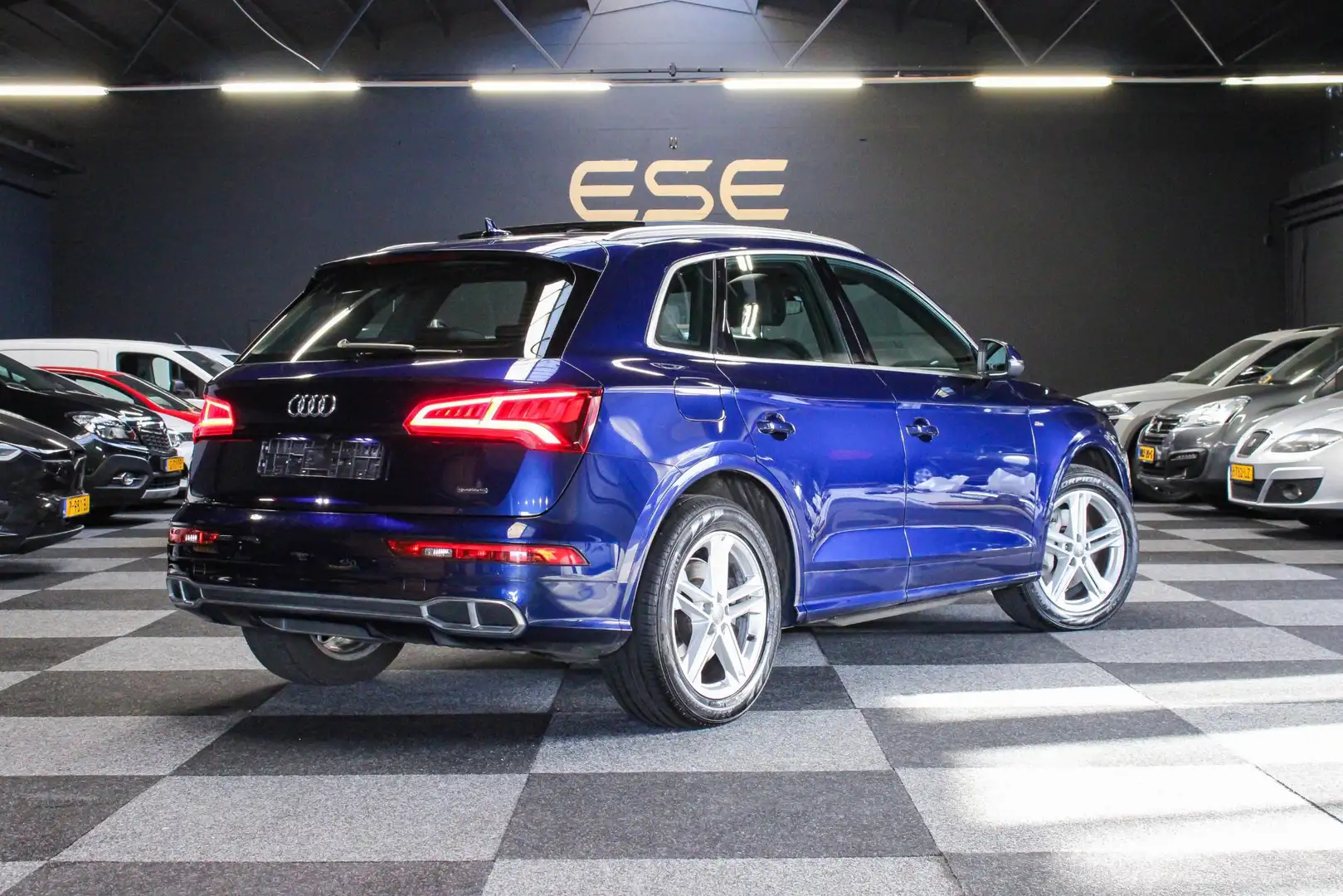 Audi Q5 55 TFSI e quattro Competition S-line | Pano | Trek Blauw - 2