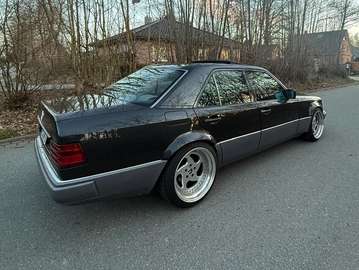 230 E