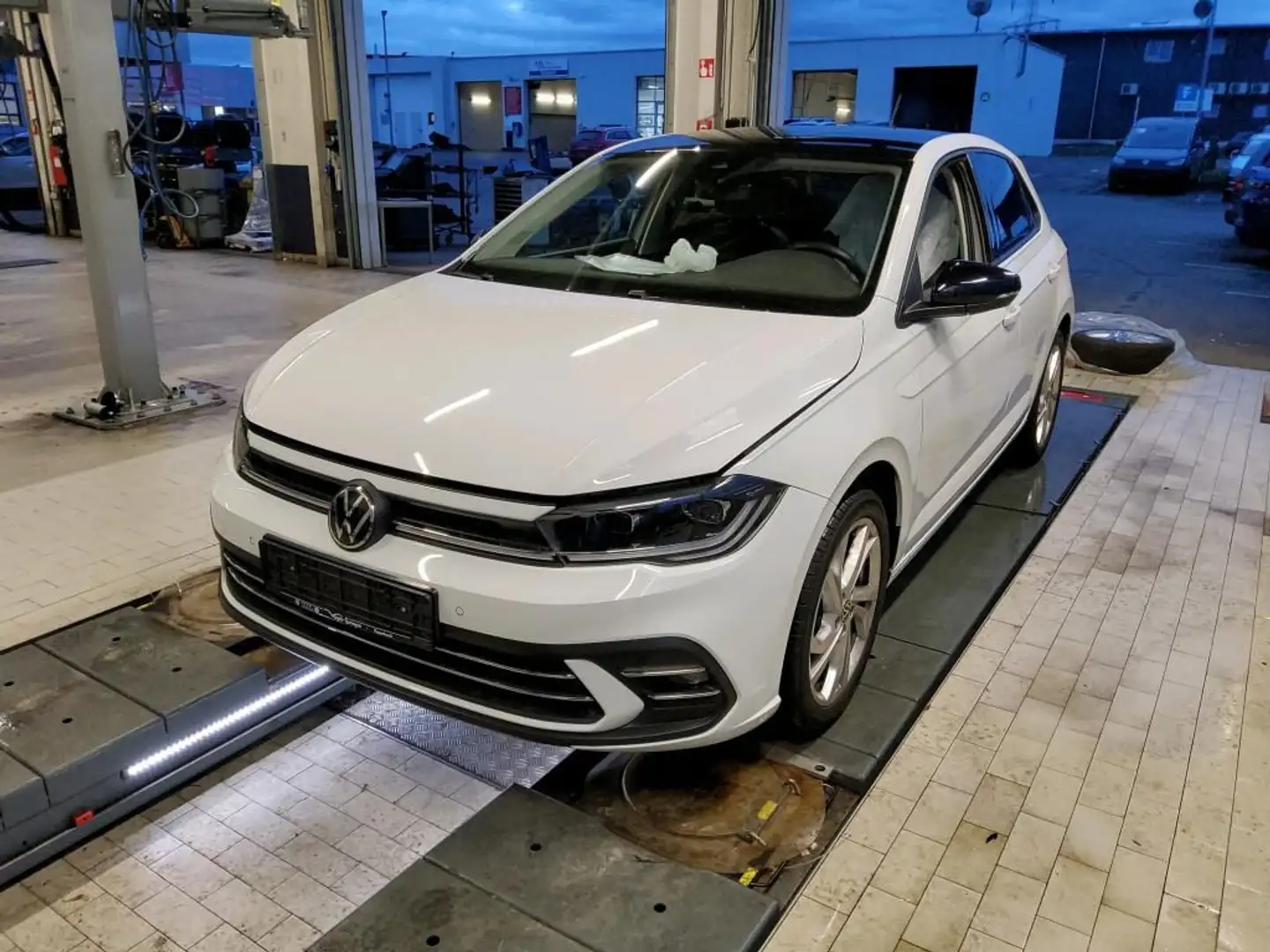 Volkswagen Polo Style 1,0 TSI OPF DSG Weiß - 2